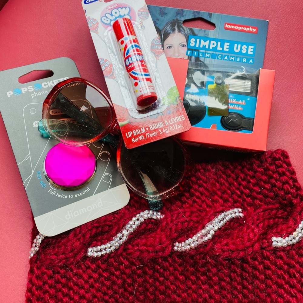 🎁 Winter Themed Maroon Grab Bag 🎁